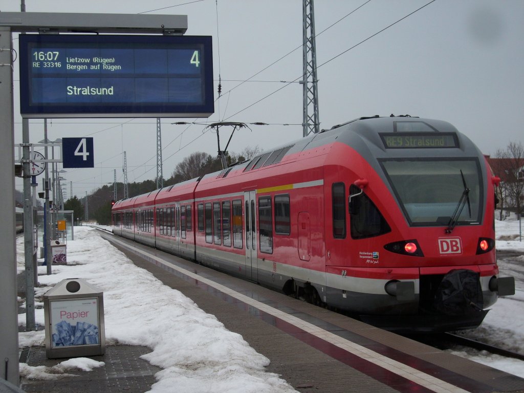 6min Aufenthalt in Binz fr 429 027 am 20.Februar 2010 bevor es wieder zurck nach Stralsund ging. 