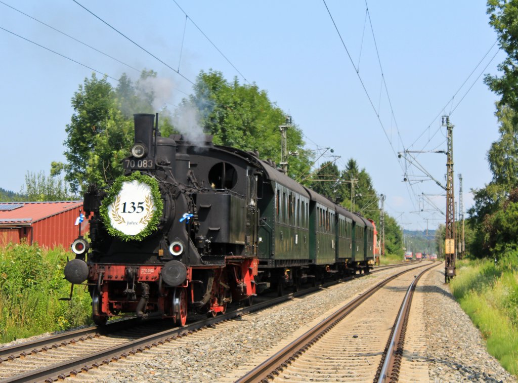 70 083 und 362 887-2 beim Rangieren kurz vor dem Bahnhof Prien. Aufgenommen am 14. Juli 2013.