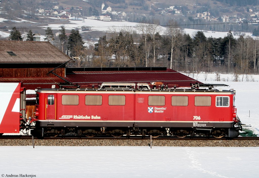 706 der Rhb mit dem D 903 (St. Moritz-Zermatt) bei Ilanz 14.2.10