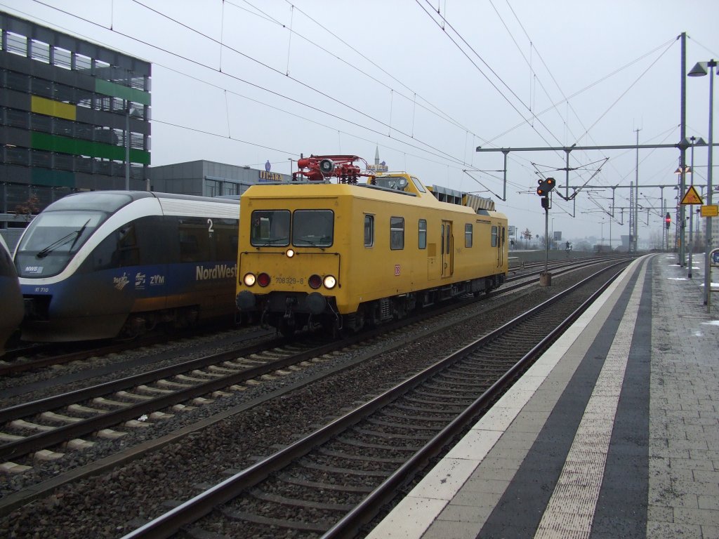 708 329-8 fuhr berraschend durch Bielefeld. 02.02.2011.