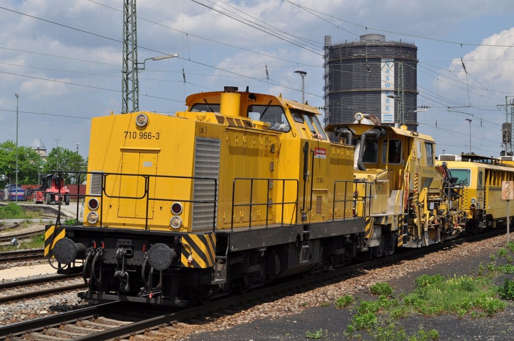 710 966 ( ex DR 110 966 ) in Augsburg-Oberhausen am 25.05.2010 

