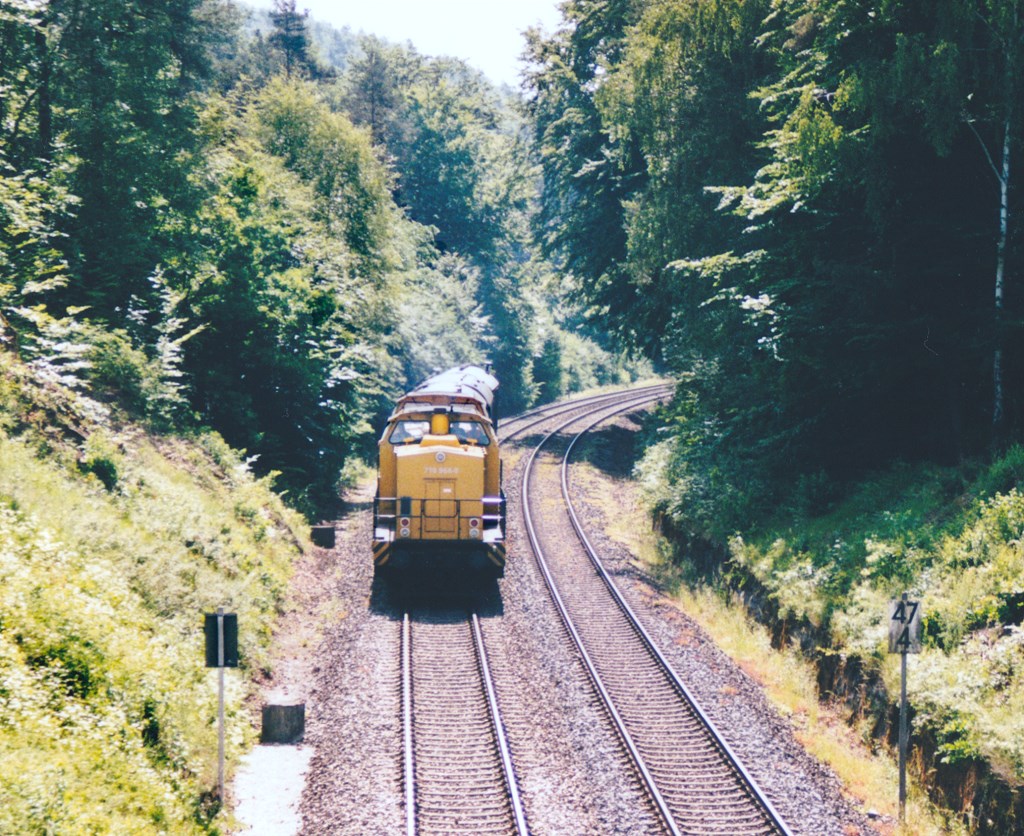 710 968 am 10.6.03 zwischen Neukirchen und Sulzbach-Rosenberg bei km 47,4.