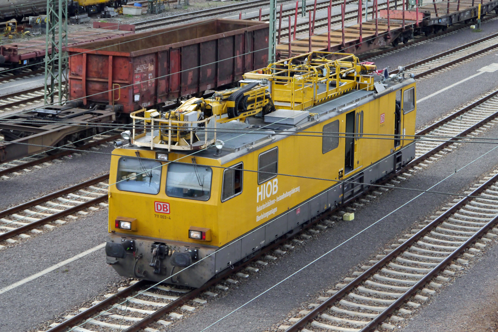 711 003-4 steht fr Instandhaltungsarbeiten im Mannheimer Rbf. (18.10.12)