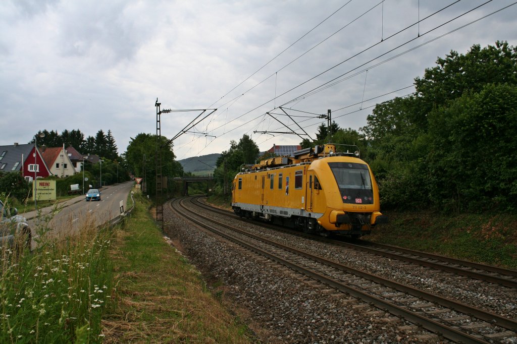 711 112-3 am Nachmittag des 25.06.13 auf dem Weg zurck ins Unterwerk Freiburg (Breisgau) Hbf. Das Bild entstand in der Sdkurve von Schallstadt.