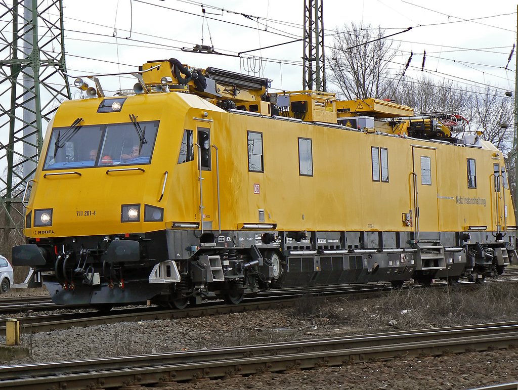 711 201-4 verlsst den Gbf Kln Gremberg am 24.02.2010