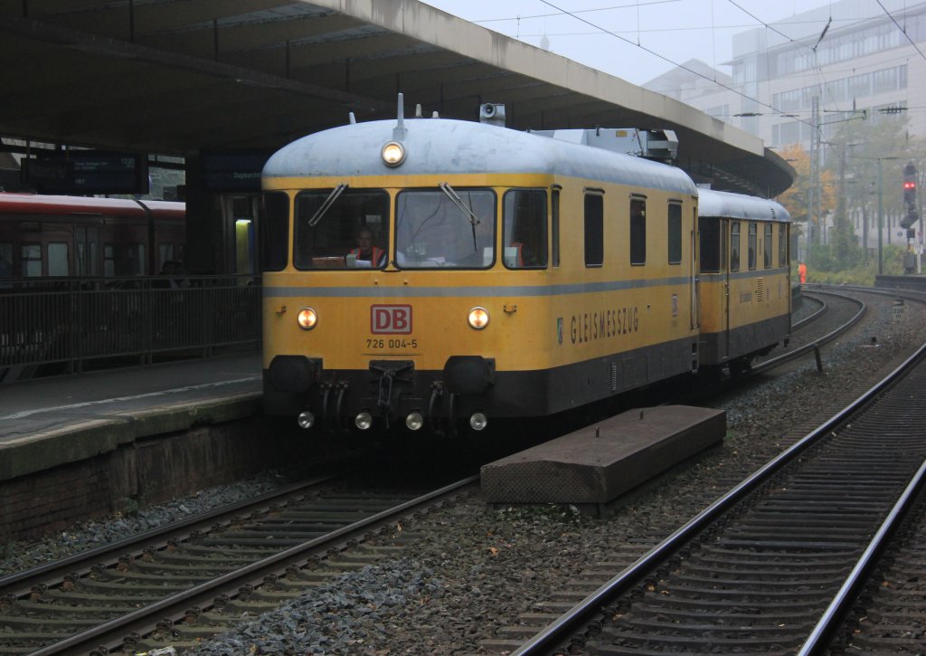 726 004-5 Gleismesszug am 25.10.2012 in Wuppertal Hbf.