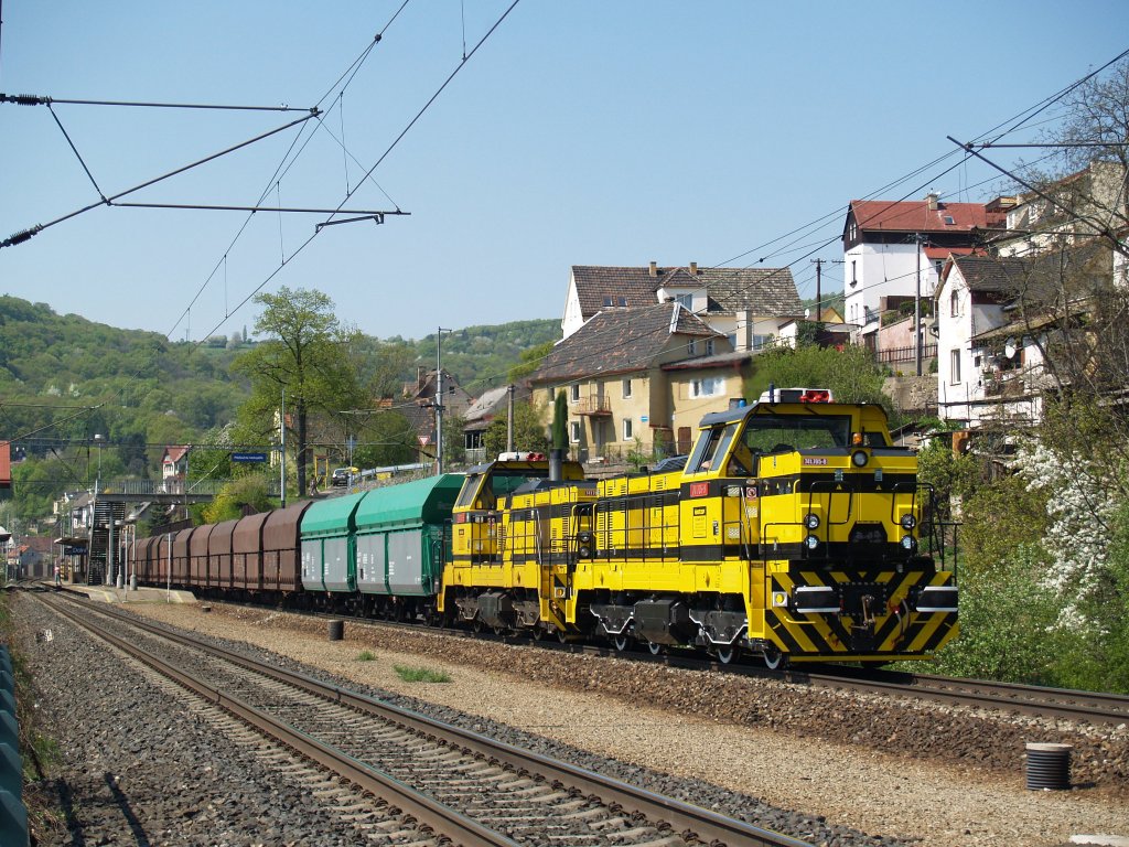 741-705 und 741-702 am 22.04.2011 unterwegs bei Dolni Zalezly