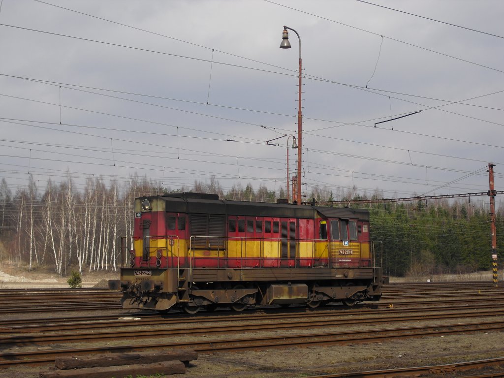 742 229-8 steht am 27.03.11 zwischen Sokolov und Citice.