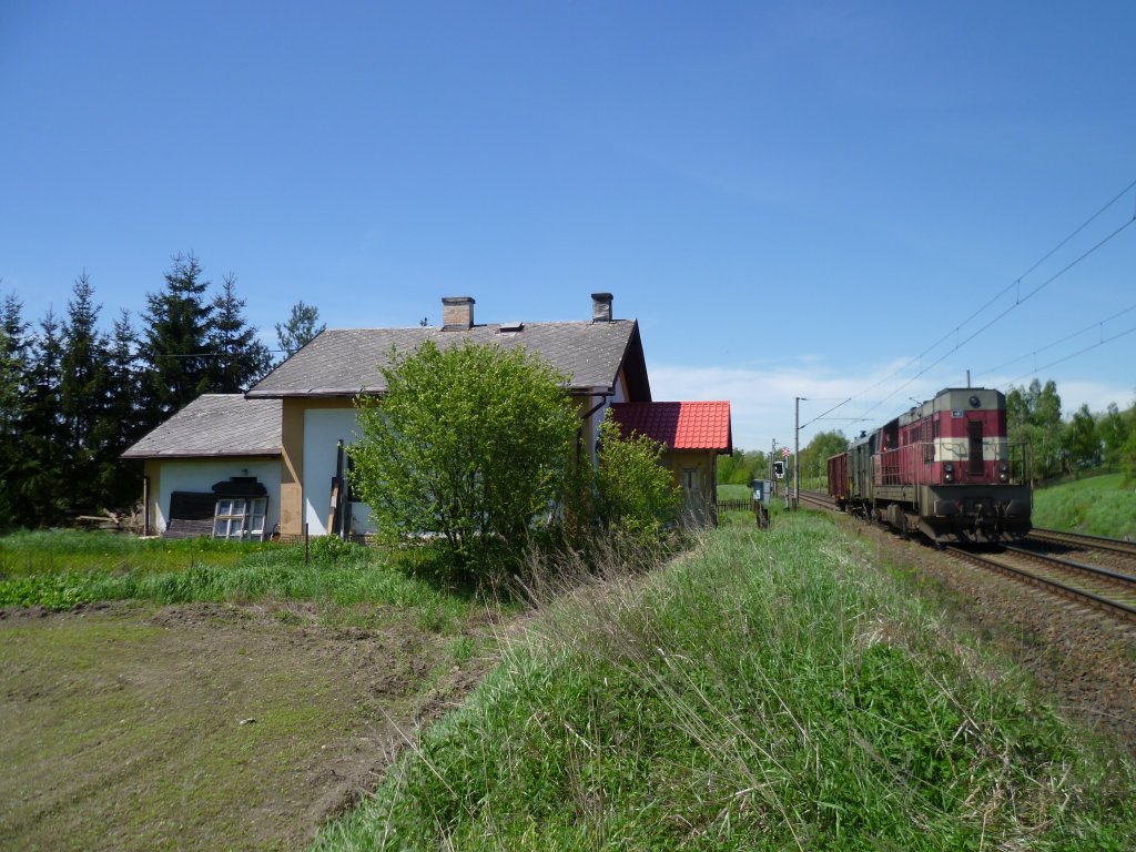 742 421 am 15.05.13 mit einer bergabe in Chotkov

