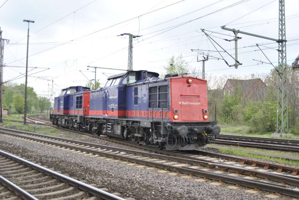 745 501, fhrt mit einer Schwesterlok am 30.04.10 durch Lehrte