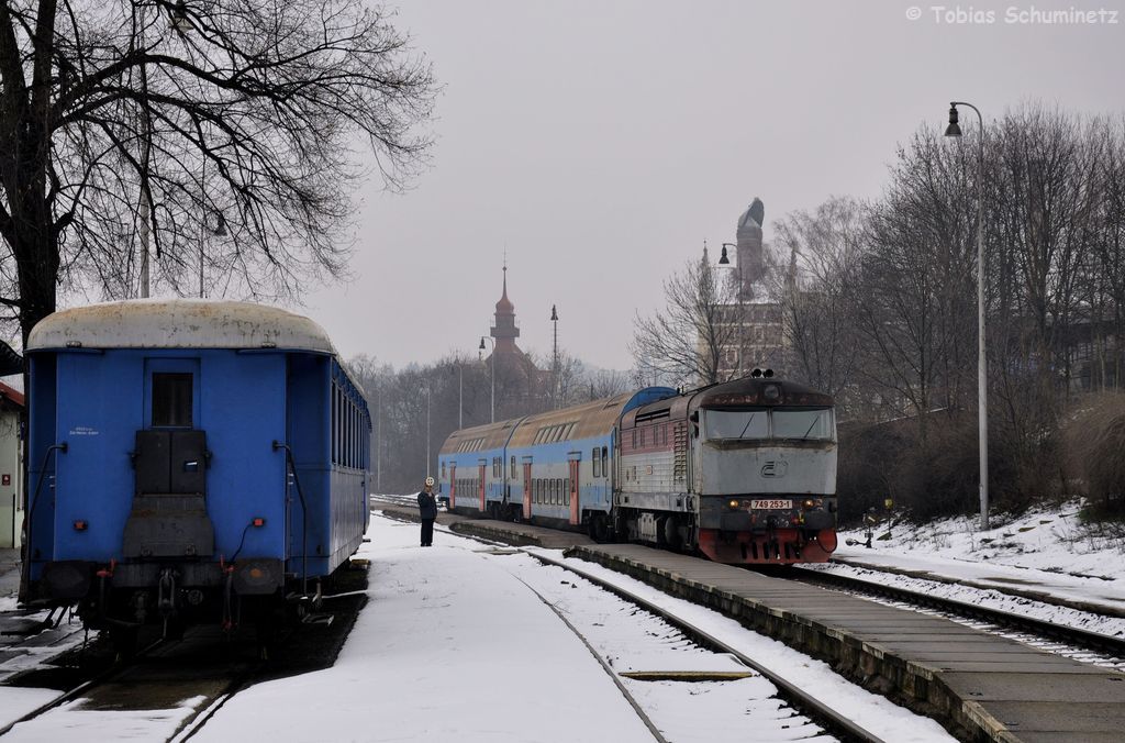 749 253 mit Os9057 am 17.02.2013 in Praha-Brank