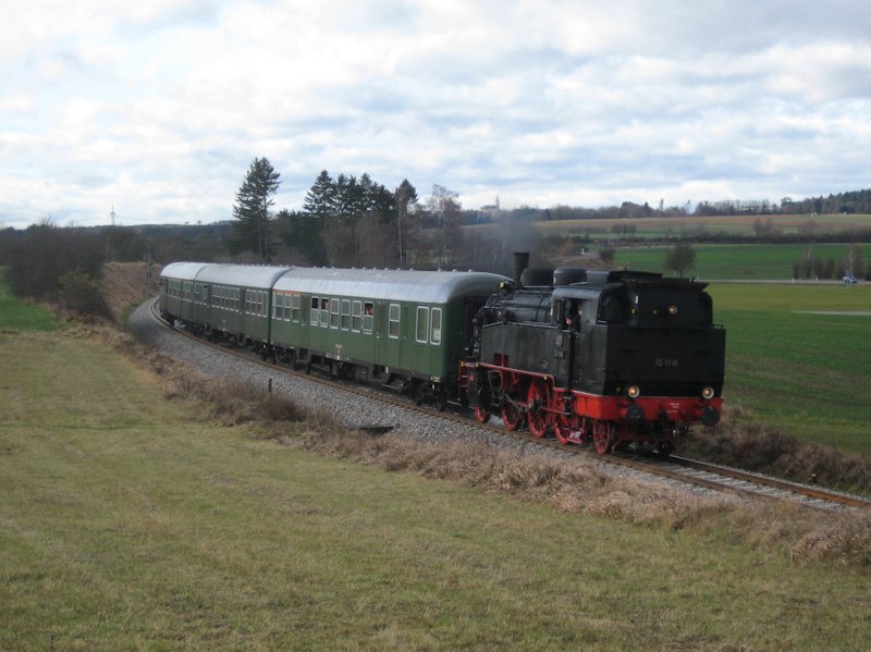 75 1118 der Ulmer Eisenbahnfreunde am 28. Oktober 2009 mit dem DPE 33953 (Schwenningen(Neckar)-Rottweil) am Vsig Deilingen.