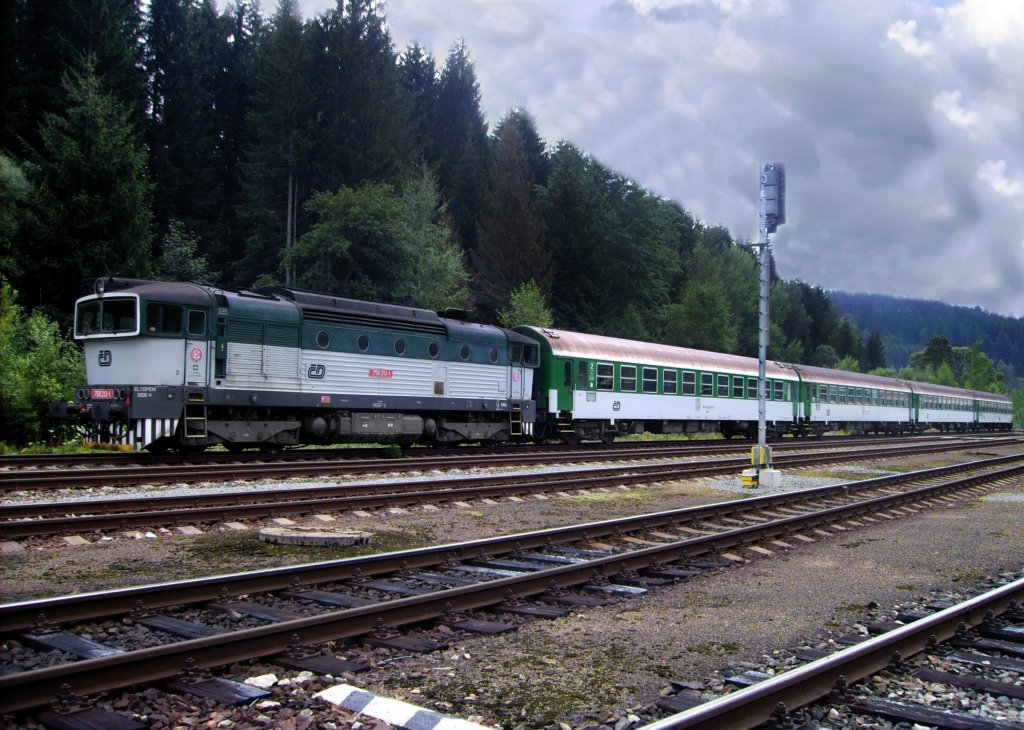 750 213 mit einem Personenzug am 12.08.2007 in Bayerisch Eisenstein.