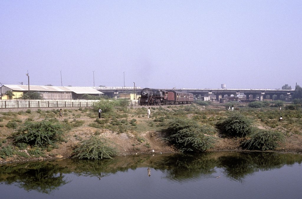7585  Dehli - Shahdra  06.11.93