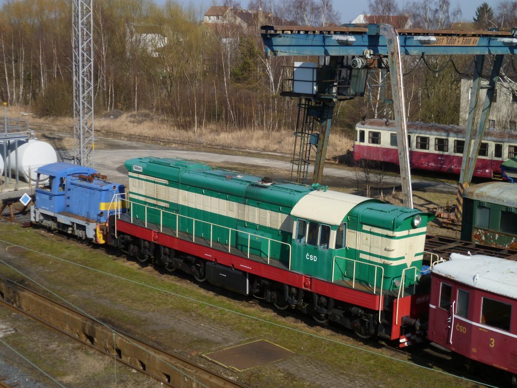 770 001-6 stand am 17.03.12 im Bw Cheb. Foto machte ich von der Fugngerbrcke.