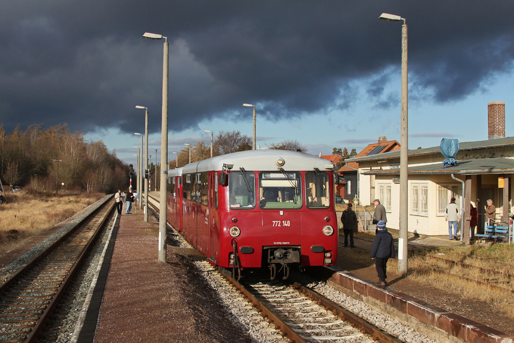 772 140 hat als RB 16745 den Endbahnhof Crawinkel erreicht.