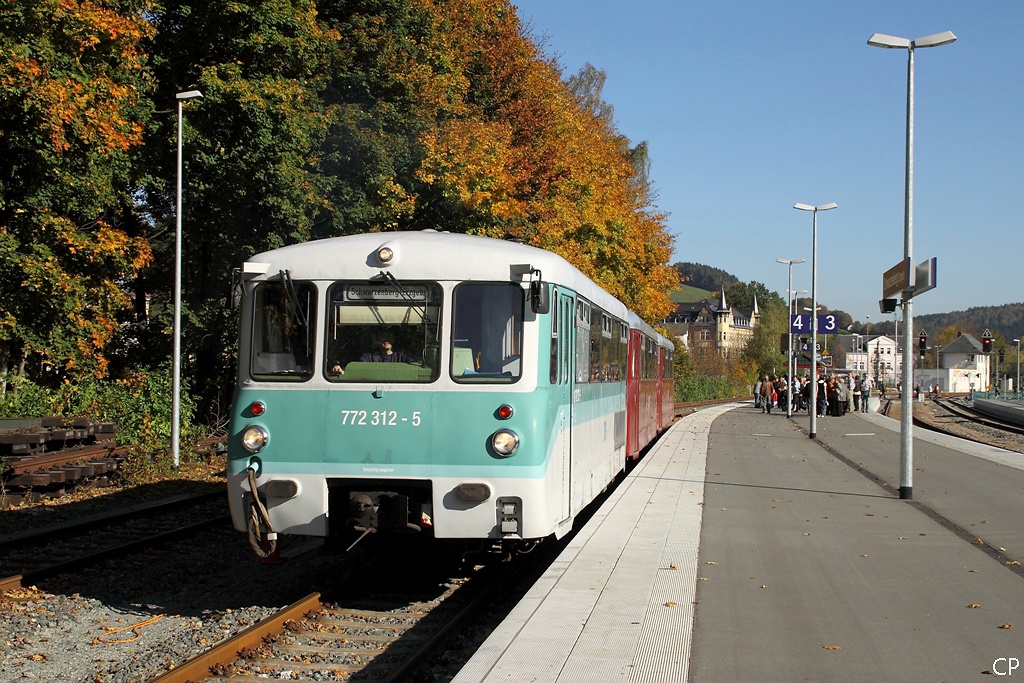772 312-5 hat am 10.10.2010 Schwarzenberg (Erzgebirge) erreicht. Nach einem kurzen Abstecher ins dortige Eisenbahnmuseum geht es zurck nach Annaberg-Buchholz.