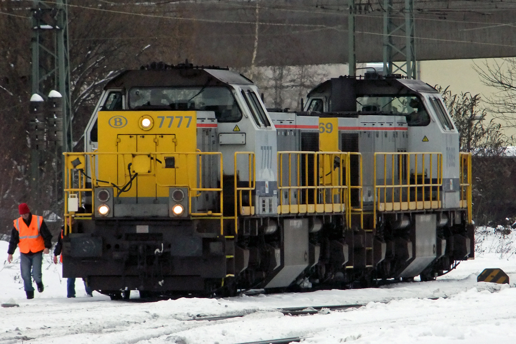 7777 und 7869 in Aachen-West 28.12.2010