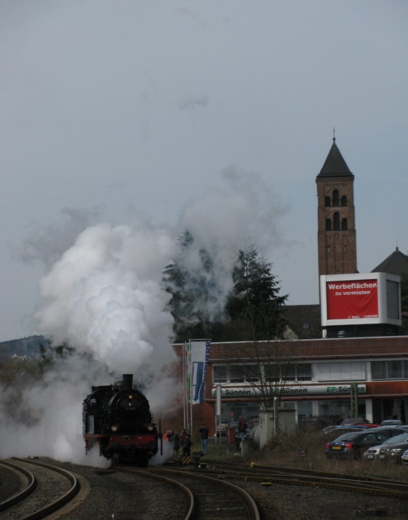 78 468 beim umsetzen im Bahnhof Gerolstein um sich an das andere Ende ihres Zuges zu setzen. (04.02.)