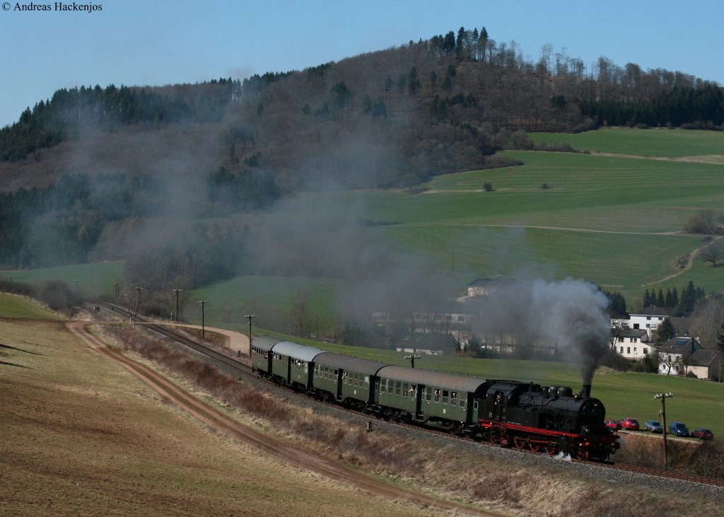 78 468 mit dem P 210 (Ulmen-Gerolstein)  bei Pelm 6.4.10