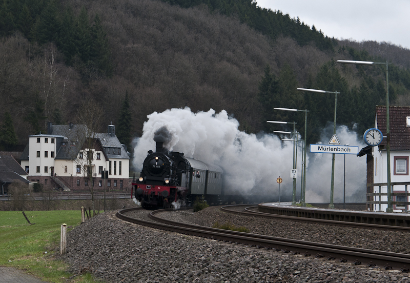 78 468 mit Sonderzug am 3. April 2010 in Mrlenbach.