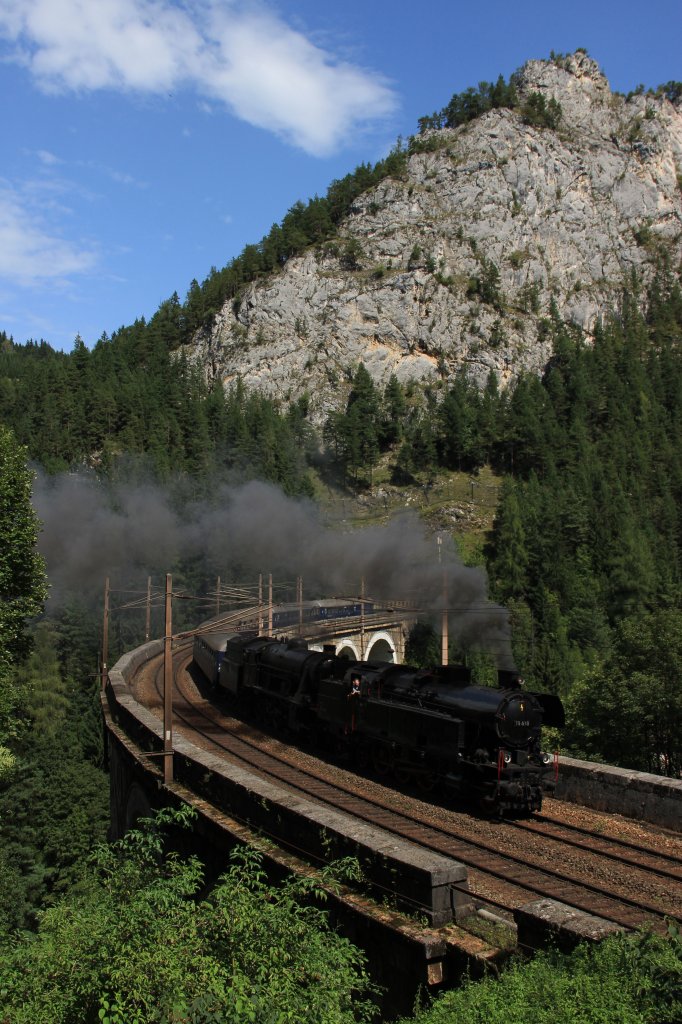 78.618 und 33.132 ziehen den IGE SDZ 17205 (Wien Sd-Ostseite - Mrzzuschlag) am 23.08.12 ber die Kalte Rinne nahe Breitenstein.