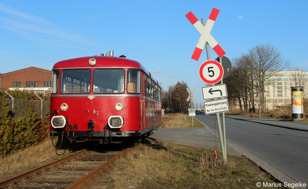 798 514 der Hmmlinger Kreisbahn wartet in Wilhelmshaven Sd auf die Abfahrt nach Bohnenburg Deichschart am 24.03.13