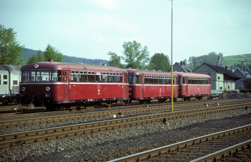 798 565 + 998 284 + 998 779  Erndtebrck  10.06.84