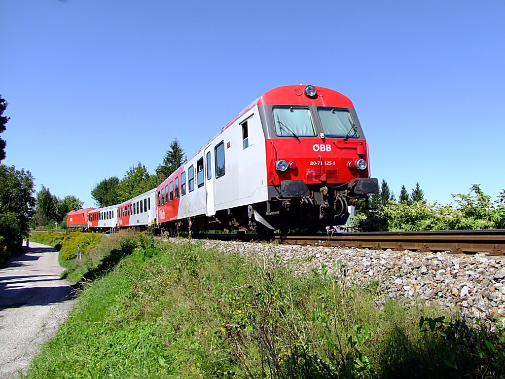 80 73 125-1 und Steuerlok 2016 071 �bernahmen w�hrend der Rieder-Messe die Zugleistung R3475 ;110910