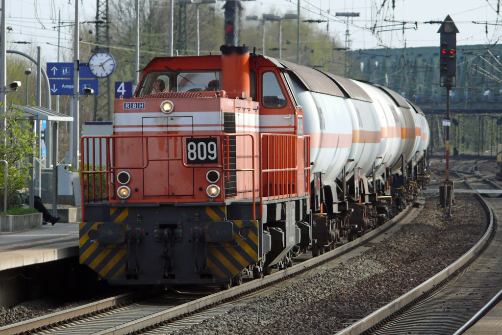809 der RBH in Recklinghausen-Sd 7.4.2010