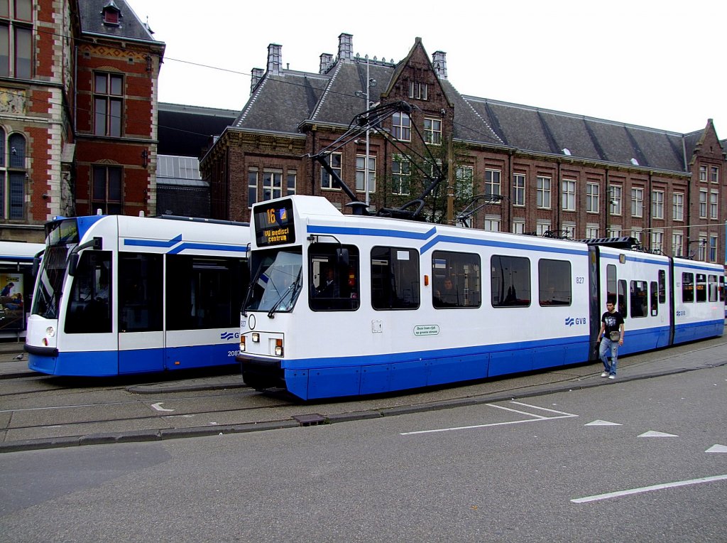 827 als L16 und 2087(L9) im Bereich von Amsterdam-Centraal;110904