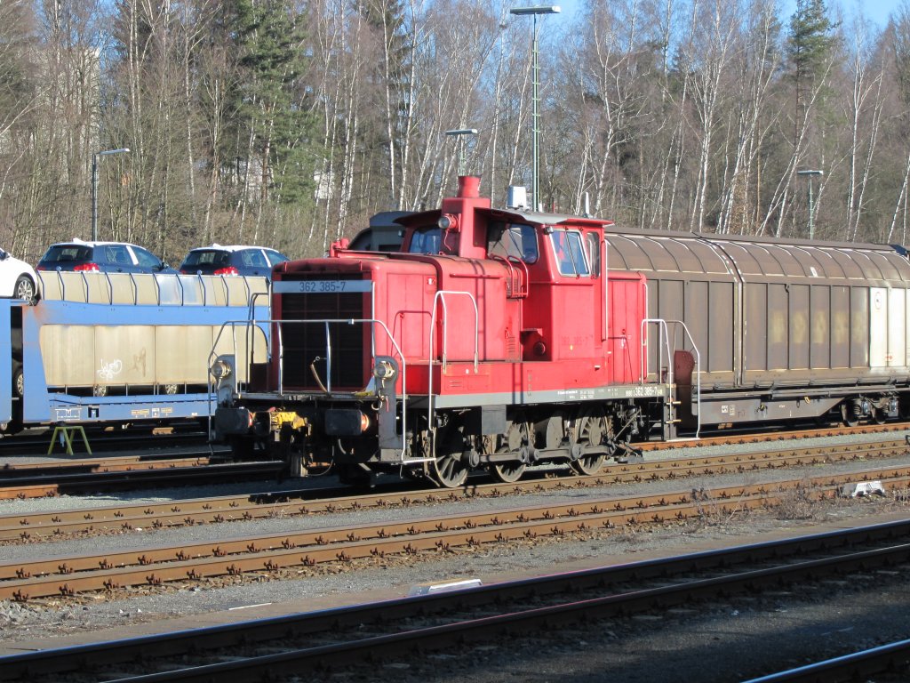 8.3.2011 9:26 DB AG Baureihe 362 385-7 beim rangieren im Bahnhof Marktredwitz.