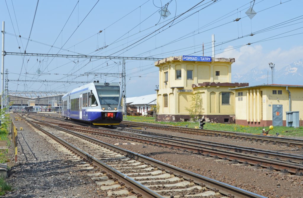 840 004-6 mit Regionalzug Os 8311 Poprad-Tatry/Deutschendorf – Kemarok/Ksmark (werktags weiter in Richtung Spisk Bel zast./Bela Hp. – Podolnec/Pudlein – Star Ľubovňa/Altlublau). Nchster Halt: Poprad-Spisk Sobota/Deutschendorf-Georgenberg; 01.05.2013