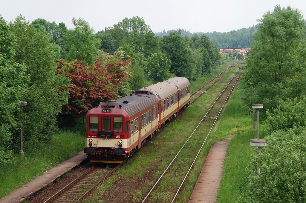 842 005 mit Os 3102 in Przno (21.05.2011)