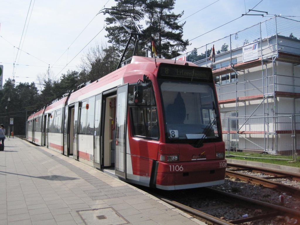8.4.2010 15:35 Nrnberger Straenbahn vom Typ GT8N der Linie 8 nach Erlenstegen in der Endhaltestelle Wurzeldorfer Strae.