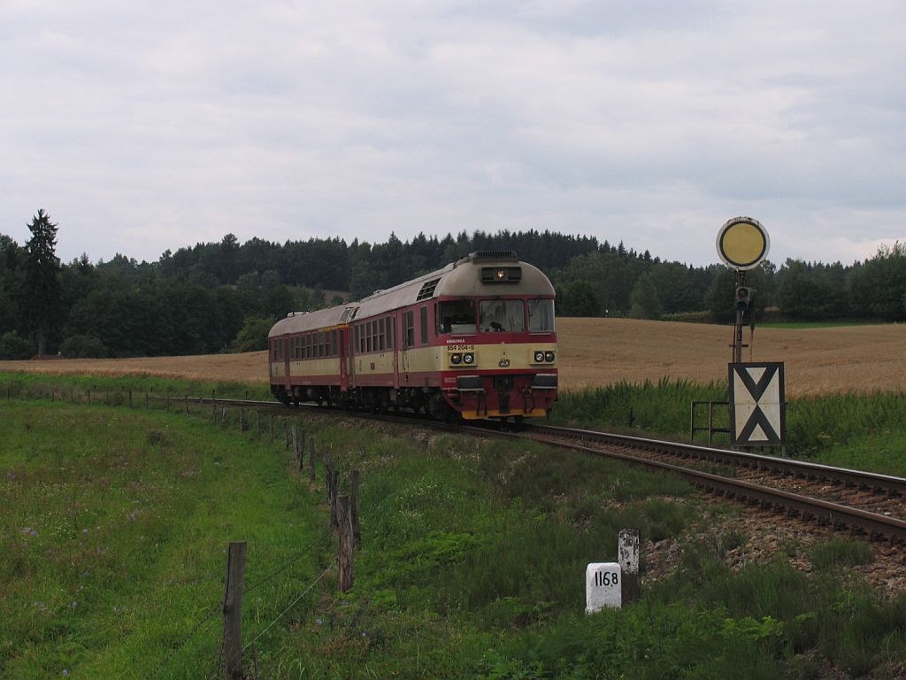 854 204-5/80-29 mit Sp 1866 Kolin-Trutnov Hlavn Ndra bei Letn am 11-8-2011.