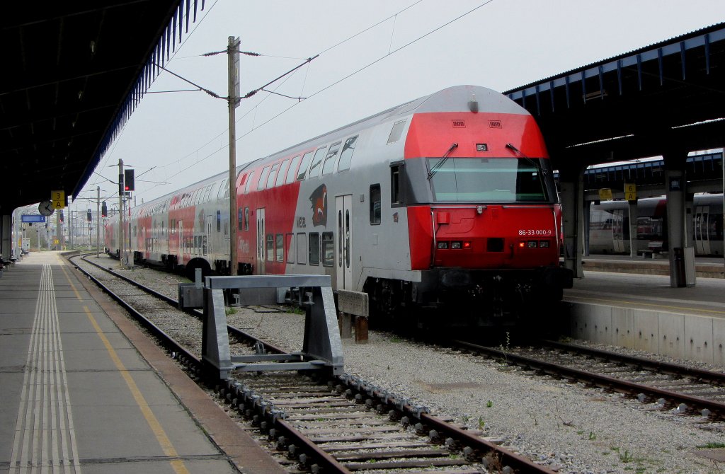 86 33 000 in R 7533 (Wien Sdbahnhof (Ostbahn)->Nickelsdorf) in Wien Sdbahnhof (Ostbahn).(6.4.2012)