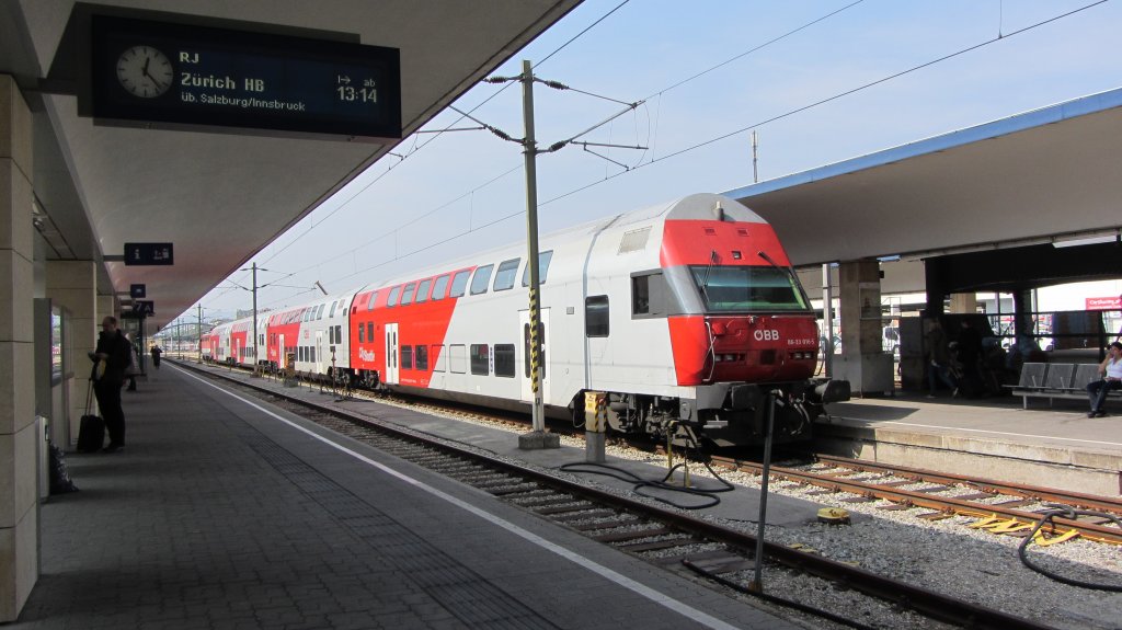 86 33 016 in R 2024 (Wien Westbahnhof->St.P�lten Hbf) in Wien Westbahnhof.(5.4.2012)