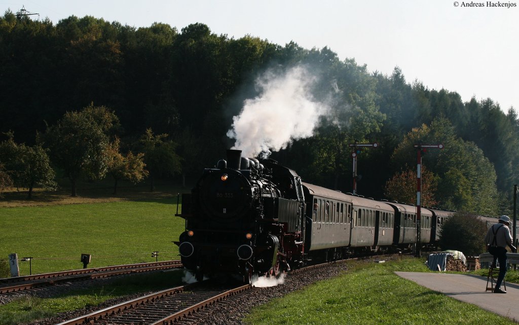86 333 mit  ihrem Planzug bei der Einfahrt F�tzen