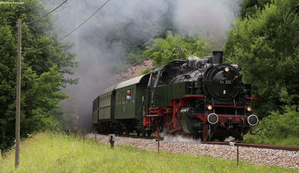 86 333 mit ihren Zug von Weizen nach Blumberg in Grimmelshofen 23.6.13
