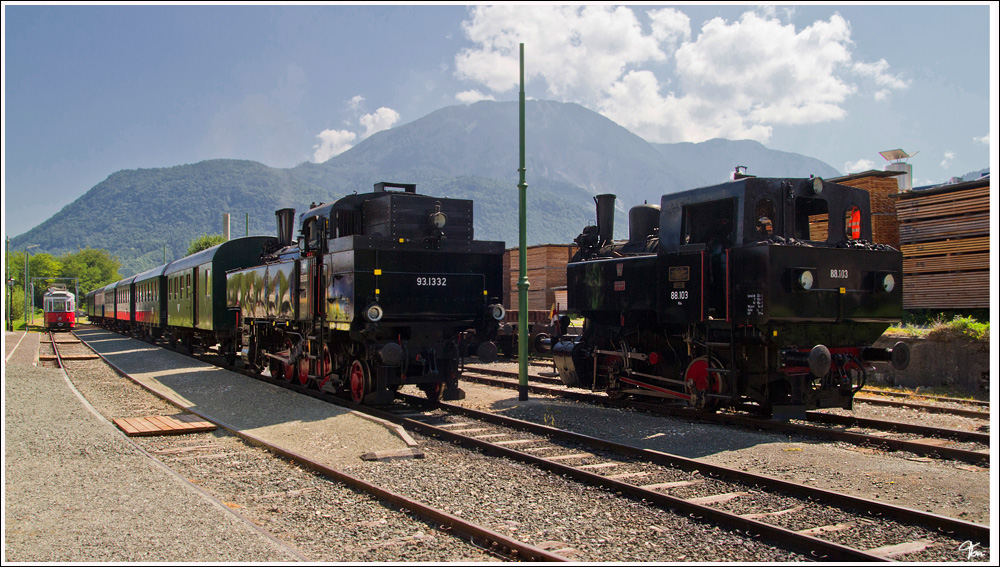 88.103 + 93.1332 der NBiK (Nostalgiebahnen in Krnten)im Bahnhof Ferlach beim Fest 20 Jahre NBiK. 
Ferlach 22.08.2010
