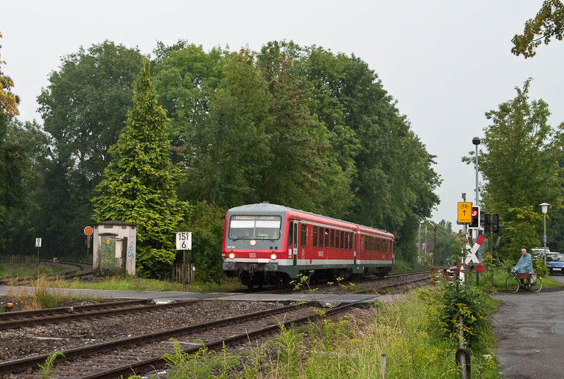 928 343 am 3. August 2011 als RB 22724 (Lindau Hbf - Friedrichshafen Hafenbahnhof) bei Lindau-Aeschach.