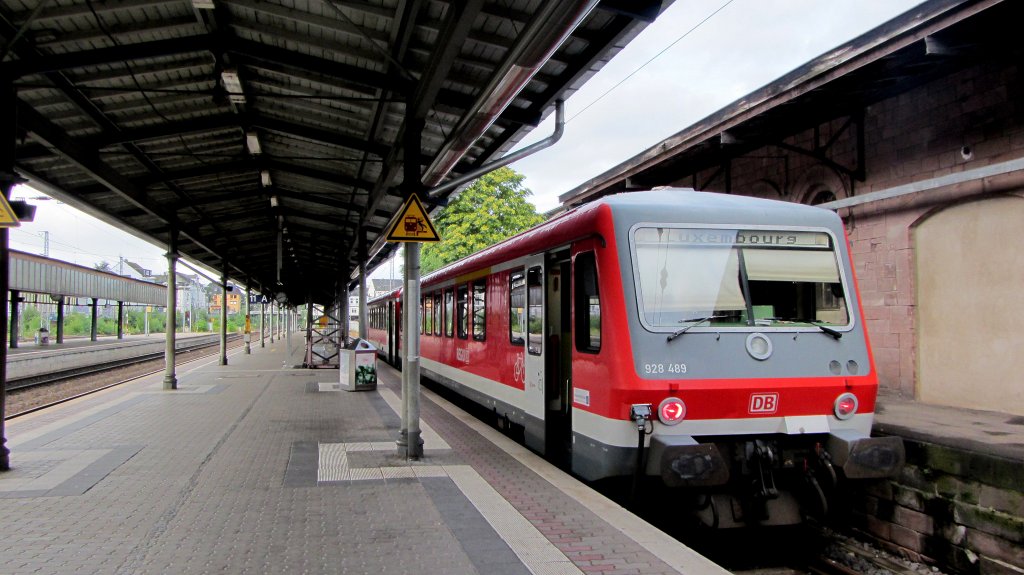 928 489 als RE 5214 wieder zurck nach Luxembourg in Trier Hbf.(6.8.2012)
