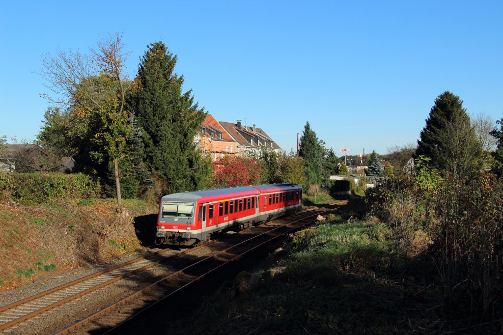 928 495 als RB 47 (Wuppertal Hbf - Solingen Hbf) am 27.10.2012 zwischen Remscheid-Lennep und Remscheid Hbf
