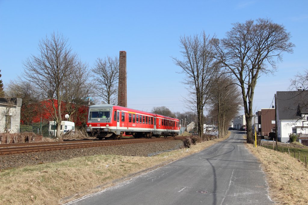 928 527 als RB 30785 (Wuppertal Hbf - Solingen Hbf) zwischen Remscheid-Lennep und Remscheid Hbf am 25.03.13