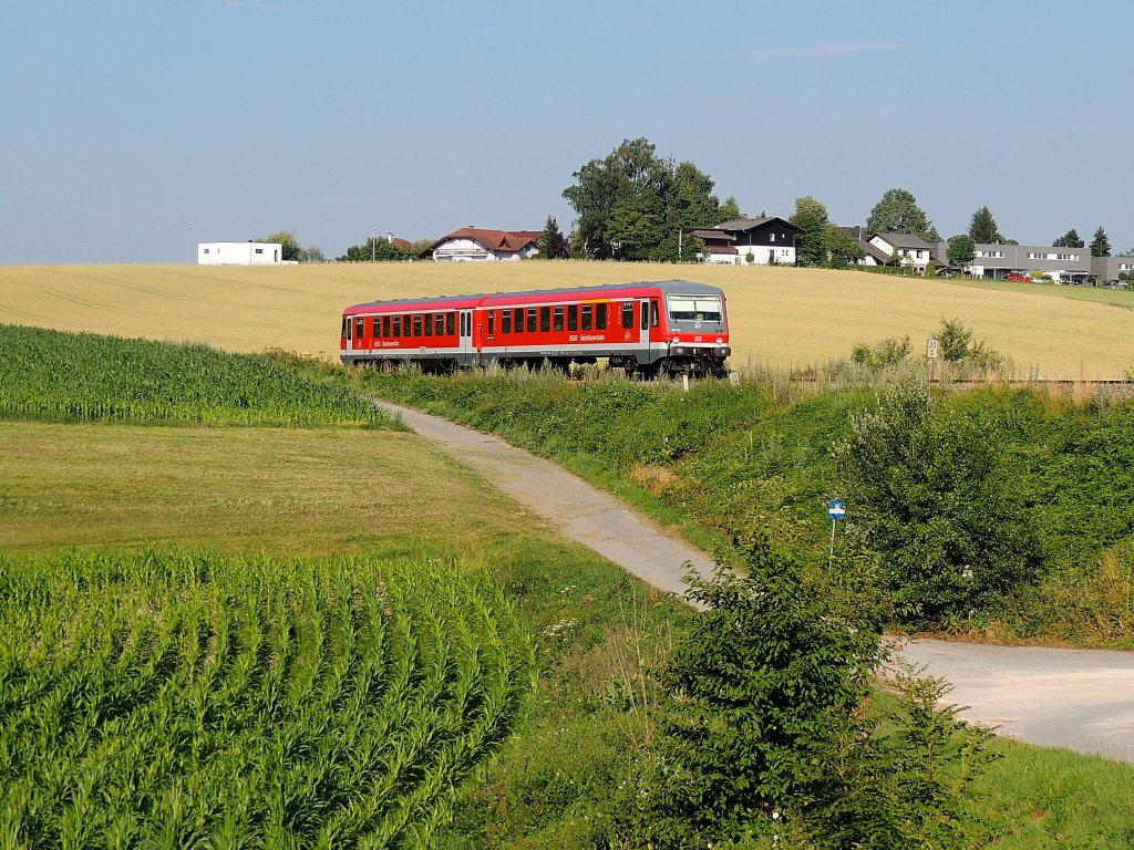 928-559 fhrt als REX5963 auf der Innkreisbahn seinem Ziel Linz/Donau entgegen; 130718