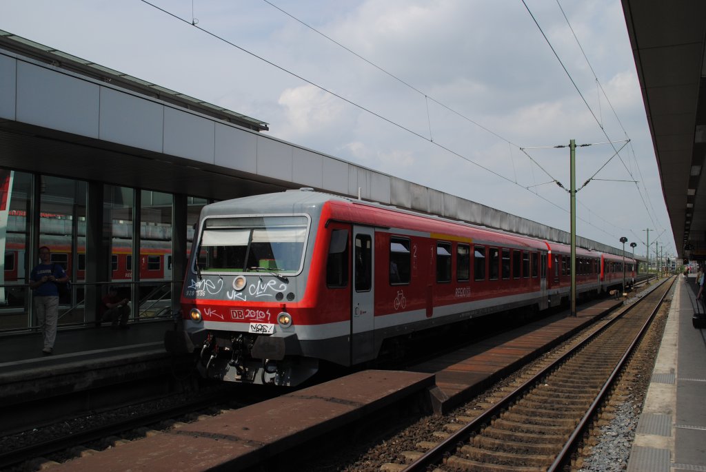 928 596,ist am 30.06.10 als RE-Ersatzug in Hannover HBF