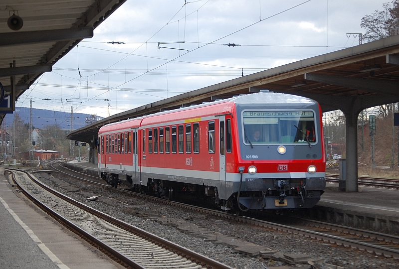 928 598 als Lr  am 1.4.2010 durch Kreiensen