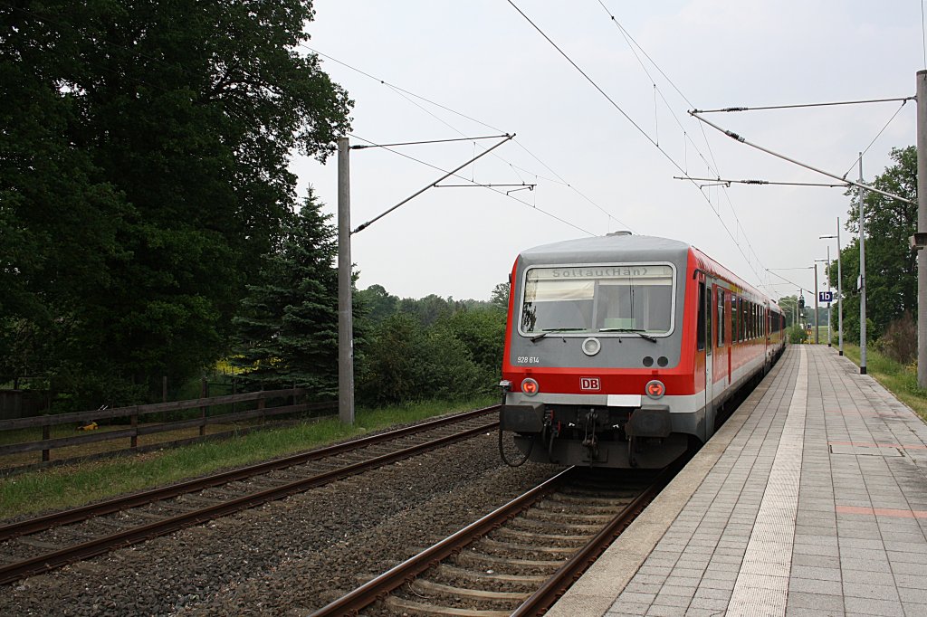 928 614, verl�sst den Bahnhof Bennem�hlen in Richtung Schwarmstedt am 20.05.2011.