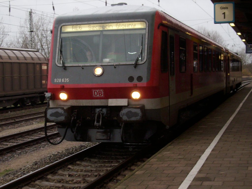 928 635 hatte am 28.November 2009 von Lbeck kommend Bad Kleinen erreicht und fuhr weiter nach Szczecin Glowny.